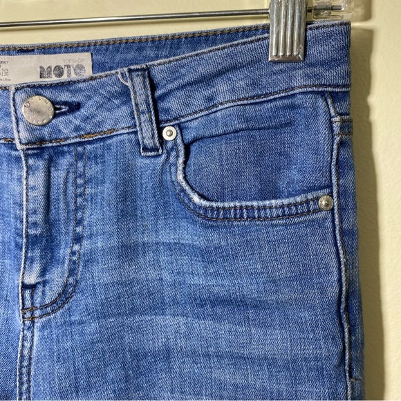 TOPSHOP Women's Moto Mid-rise Medium Wash Distressed Whiskered Jeans, Size 26 - Picture 11 of 12